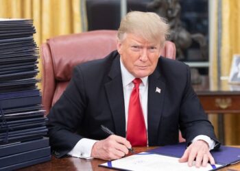 Trump prend ses fonctions avec des mesures migratoires radicales : fin du droit d’asile et du droit du sol