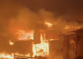 Incendie dévastateur à Dabondy : Les autorités luttent pour contenir les flammes à Conakry