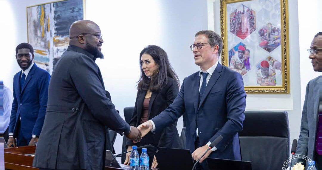 Mise en œuvre du Programme Simandou 2040 : Tenue de la deuxième rencontre entre les cabinets de réputation internationale: KPMG, Rothschild, SouthBridge, et le Comité Stratégique de Simandou sous la Présidence du Ministre Directeur de Cabinet de la présidence par ailleurs Président du Comité Stratégique de Simandou, Djiba DIAKITÉ