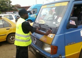 Vignette TUV 2025 : Dernier rappel  Achetez-la avant le 31 mars pour éviter les contrôles