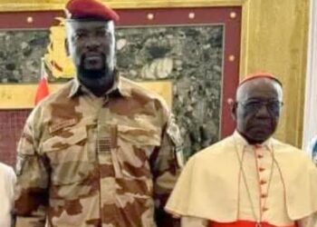 Hommage solennel : Le Président Doumbouya salue la grandeur spirituelle du Cardinal Robert Sarah