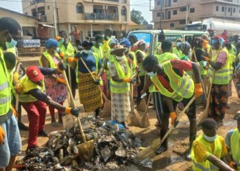 Dabompa se mobilise : jeunesse, femmes et autorités unis pour un quartier propre et un recensement réussi