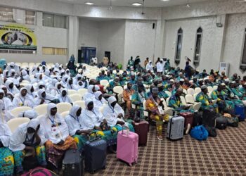 Hajj 2025 : 342 pèlerins guinéens entament leur voyage vers les lieux saints depuis Conakry