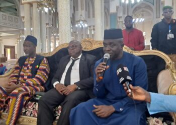 Lecture collective du Saint Coran : les pèlerins du 9e convoi prient pour le Président Doumbouya