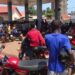 Crise de carburant à Conakry : La queue leu-leu des citoyens devant les stations service