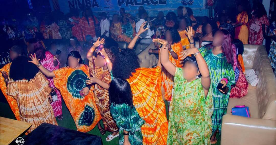 Dépravation culturelle ou valorisation de la culture Africaine ? La tension monte pour la soirée 《Dior》en Afrique de l&rsquo;ouest 