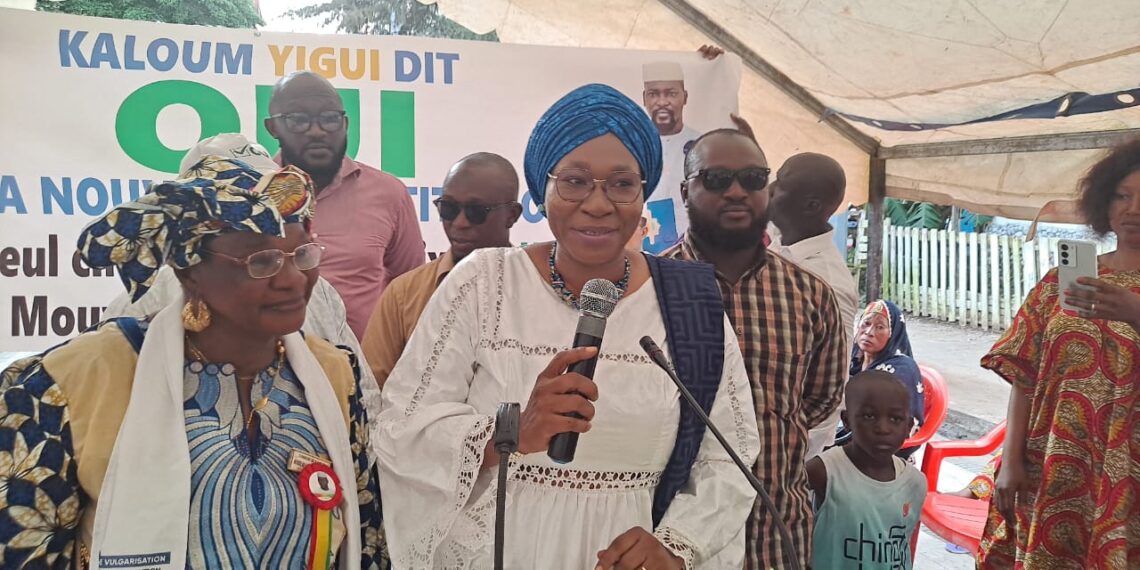 Kaloum dit « OUI » : Un meeting vibrant pour la nouvelle Constitution et en hommage à Aminata Touré