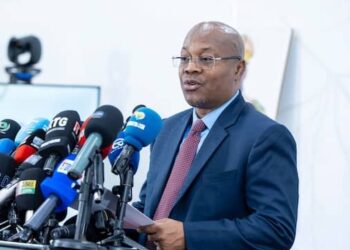 Transports : Le Gouvernement dévoile un Plan > Bus, taxis électriques, Avions…