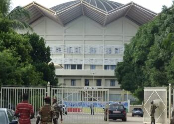 Présidentielle de Décembre 2025: un candidat indépendant se retire de la course…