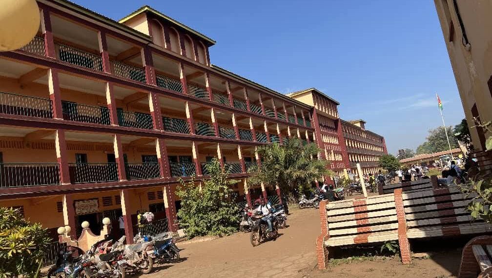 Grève illimitée dans l&rsquo;enseignement supérieur : appel lancé par le SNAESURS à l&rsquo;encontre des étudiants 