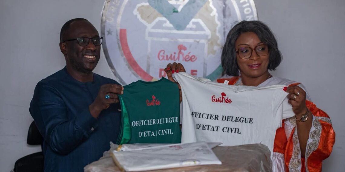 Modernisation de l’état civil : la DGE remet des kits aux officiers délégués pour fiabiliser le fichier électoral