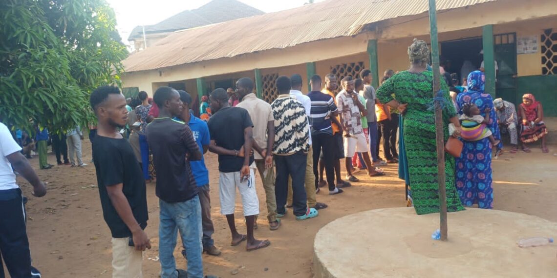 Manéah: Les électeurs se rendent dans le calme dans les centres de vote