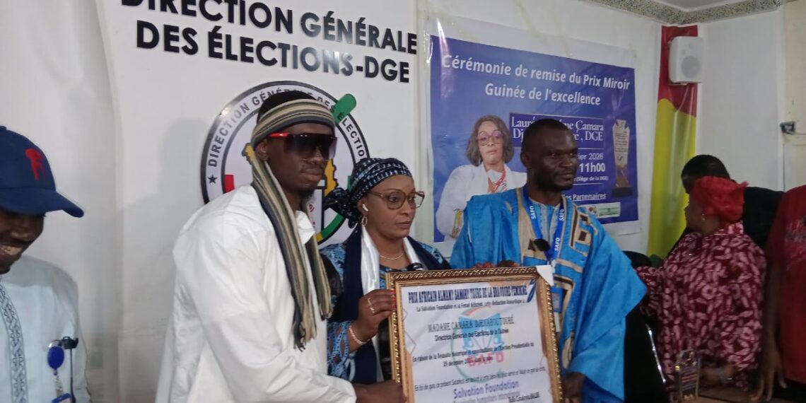 Reconnaissance du mérite : Djenabou Touré, directrice générale des élections, reçoit plusieurs prix