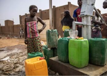 Burkina Faso : les factures d&rsquo;eau impayées mèneront directement à des travaux d’intérêt général 