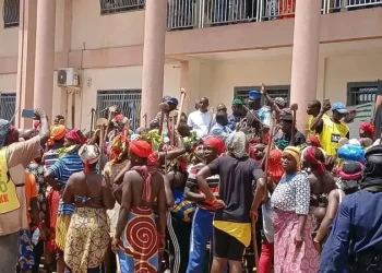 Kankan /Töron-Banankö : Des femmes devant le bloc administratif pour dénoncer les altérations causées par la transhumance 