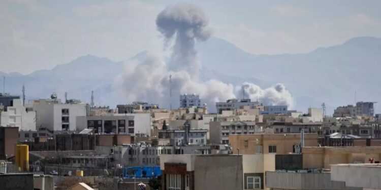 Israël annonce de nouvelles frappes «au cœur de Téhéran», plusieurs explosions entendues
