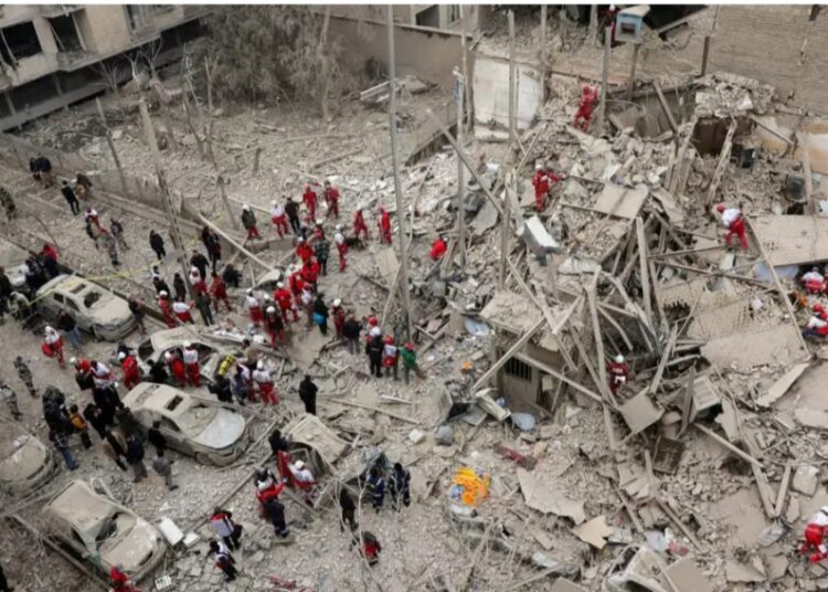 Moyen-Orient: Accroissement des frappes israélo-américaines sur les quartiers peuplés de Téhéran