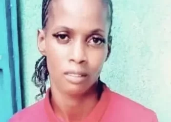 Drame à Tombolia kokoma : Saliou Djan Sow, une jeune femme de 22 ans perd la vie après avoir été violemment agressée par un jeune homme.
