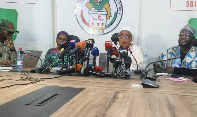 Élections législatives et communales du 31 mai : la DGE détaille les chiffres clés des candidatures devant la presse