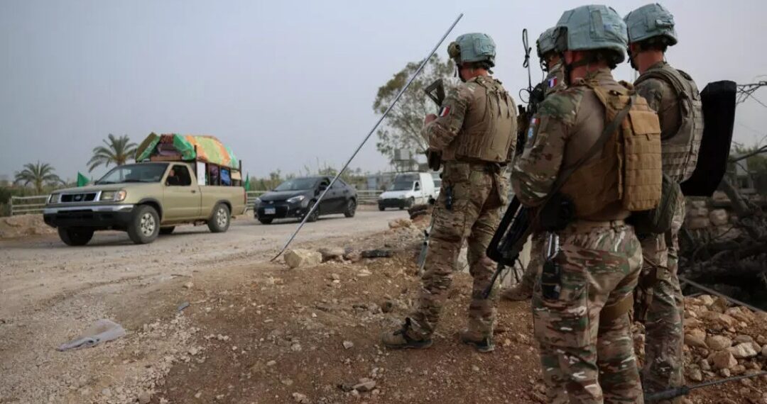 Guerre au Moyen-Orient: un soldat français tué et trois autres blessés dans une attaque contre des Casques bleus au Liban