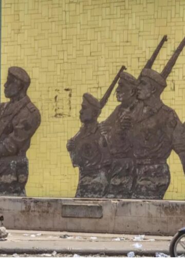 Mali: après la mort du ministre de la Défense, les populations inquiètes malgré un certain calme