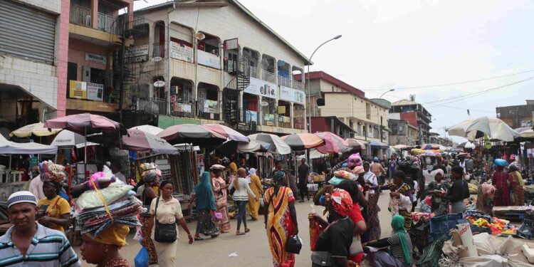Dernière minute / kaloum : la DGPN donne un ultimatum de 24 heures aux usagers qui stationnent les véhicules au marché Gnènguèma 