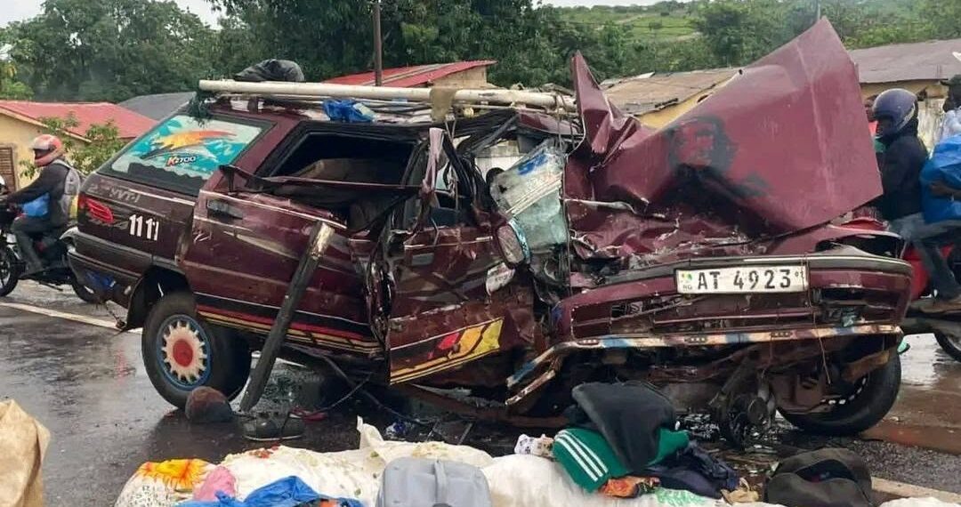 Kindia : deux morts et plusieurs blessés dans une violente collision sous la pluie à Mambia