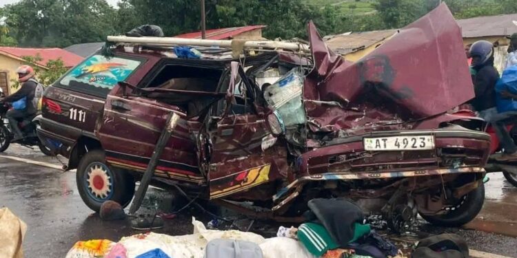 Kindia : deux morts et plusieurs blessés dans une violente collision sous la pluie à Mambia