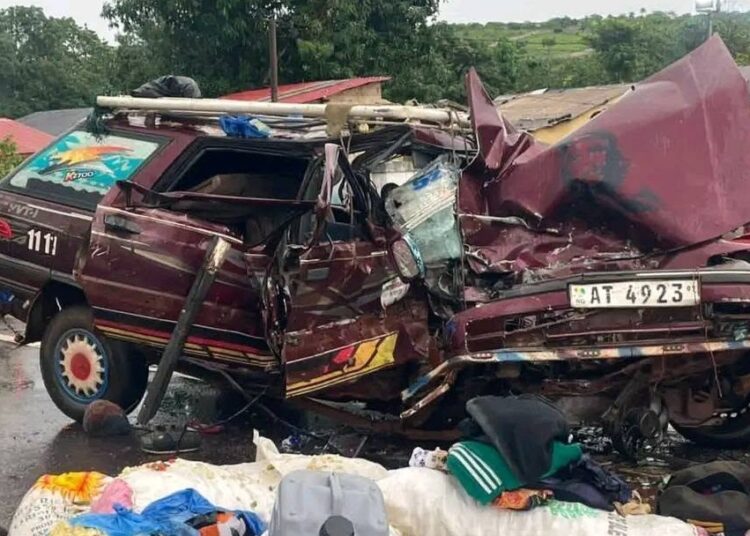 Kindia : deux morts et plusieurs blessés dans une violente collision sous la pluie à Mambia