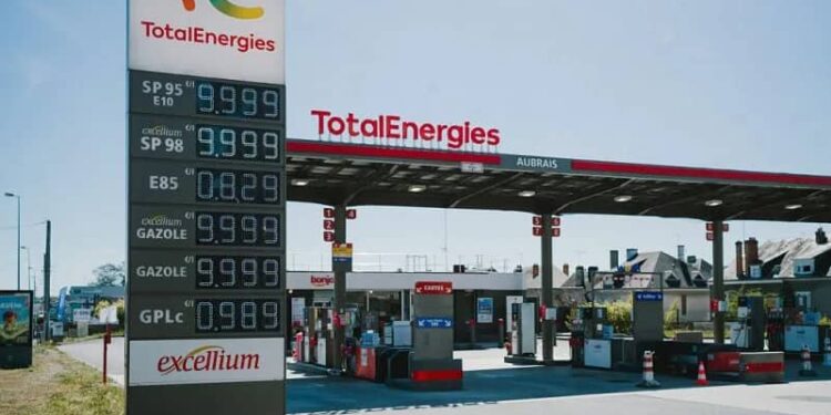 Licenciement abusif : TotalEnergies Guinée lourdement condamnée, plus de 1,3 milliard GNF à verser à un ex-employé