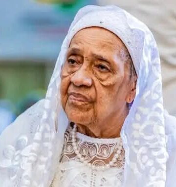 Hommage à Hadja Andrée Touré : l’incarnation de la dignité guinéenne Par Boubacar Yacine Diallo
