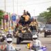 Après quelques jours de repos en Grèce, Mamadi Doumbouya regagne Conakry dans une ambiance de ferveur populaire