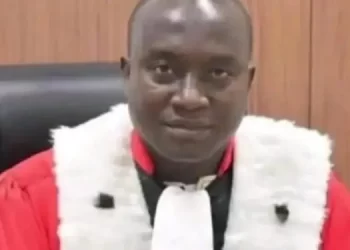 Guinée : le Parquet général interdit de sortie du territoire à l’avocat général près la Cour suprême
