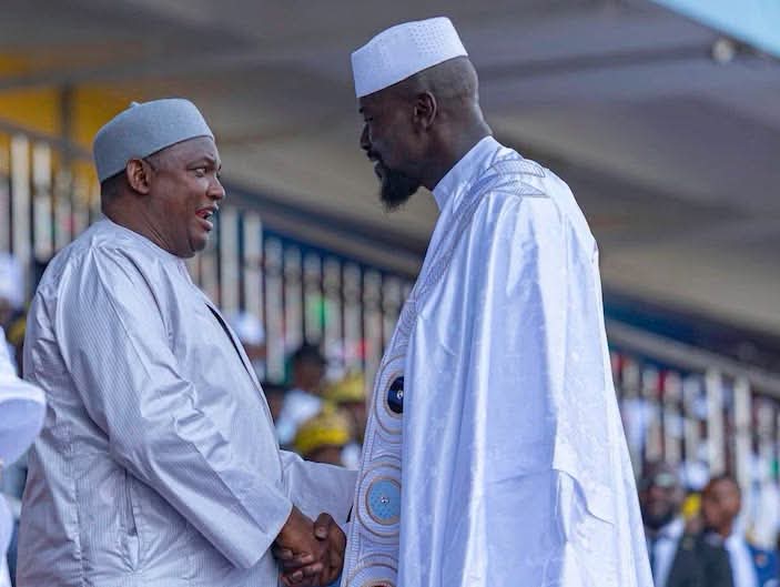 Adama Barrow attendu à Conakry : un nouvel élan pour les relations Guinée-Gambie