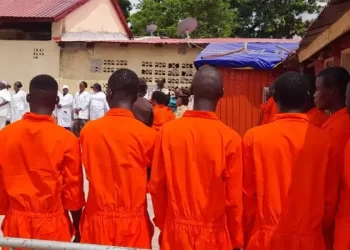 Guinée : 217 détenus bénéficient de la grâce présidentielle, les noms dévoilés