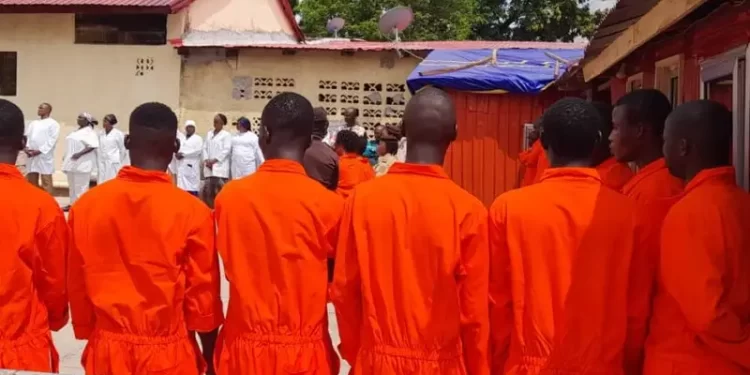Guinée : 217 détenus bénéficient de la grâce présidentielle, les noms dévoilés