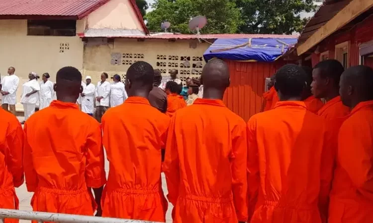 Guinée : 217 détenus bénéficient de la grâce présidentielle, les noms dévoilés