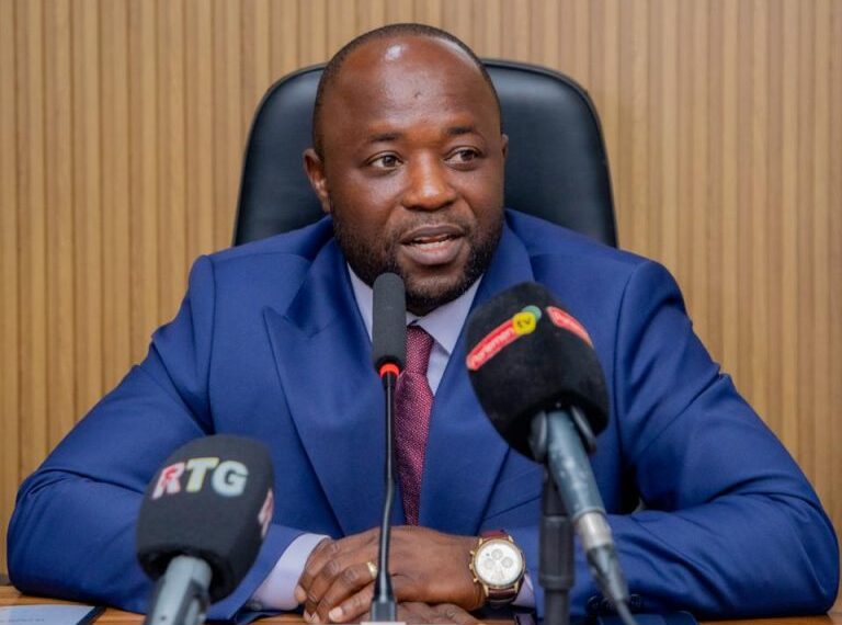 Guinée : le lancement des inscriptions au concours de recrutement de 4 500 agents de santé reporté au 22 octobre